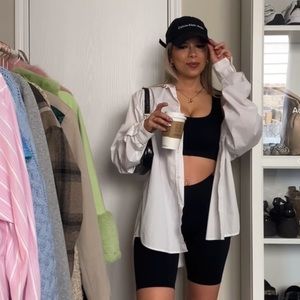 BLACK RIBBED WORKOUT SET WITH BIKE SHORTS & SPORTS BRA